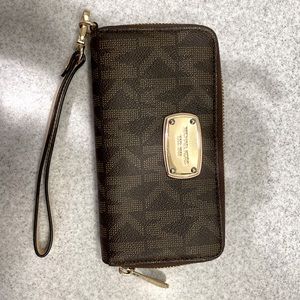 Michael Kors Wallet/Wristlet